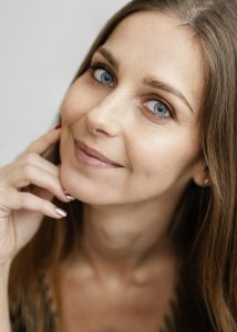 Первые морщины: научный подход к определению оптимального времени начала anti-age ухода и выбору эффективных средств