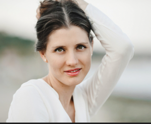 Коллаген: пить или наносить? Научный разбор, который навсегда изменит ваш подход к уходу за кожей